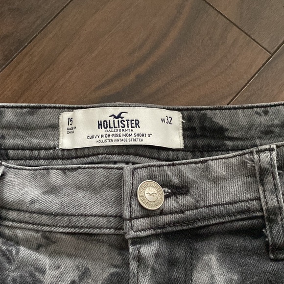 Hollister denim shorts - Picture 2 of 2